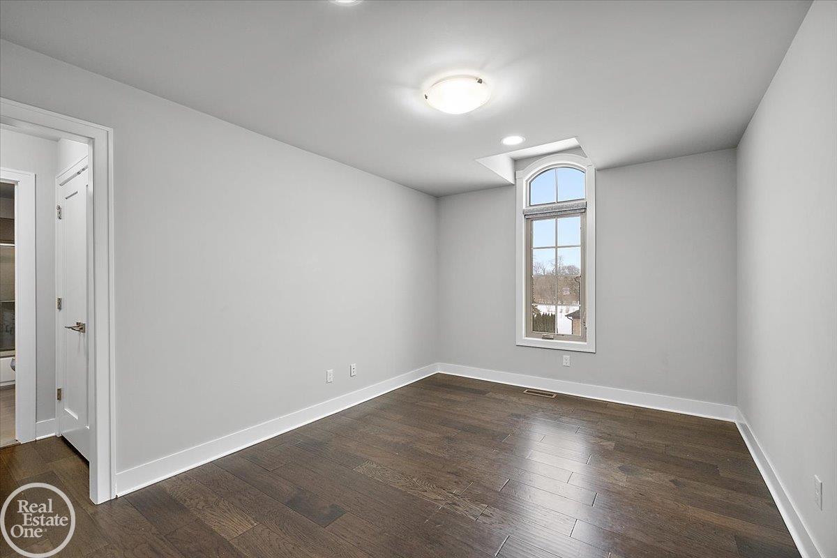 4919 Park Manor Drive Unit 7 Unit: Unit #7