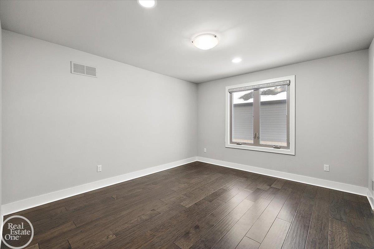 4919 Park Manor Drive Unit 7 Unit: Unit #7