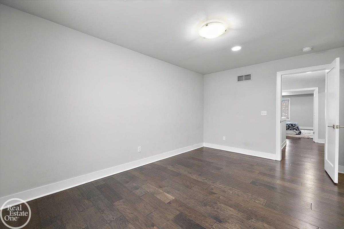 4919 Park Manor Drive Unit 7 Unit: Unit #7
