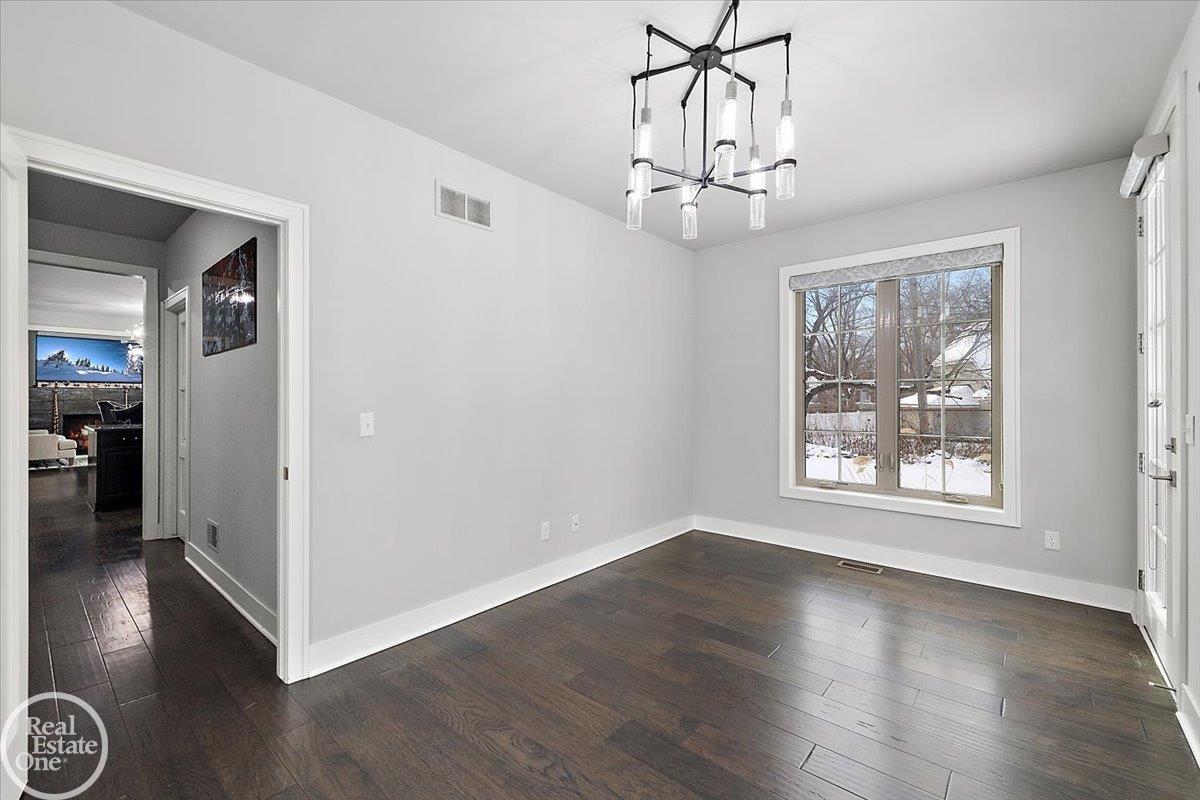 4919 Park Manor Drive Unit 7 Unit: Unit #7