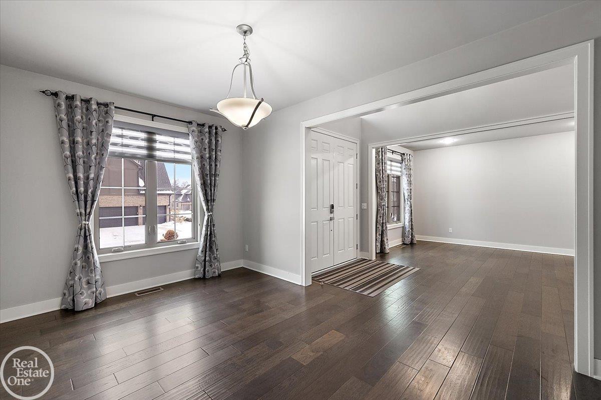 4919 Park Manor Drive Unit 7 Unit: Unit #7