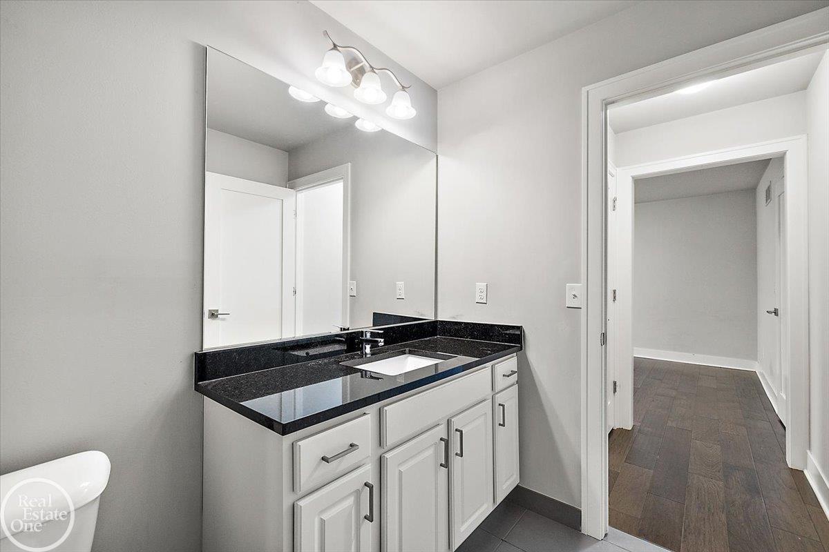 4919 Park Manor Drive Unit 7 Unit: Unit #7
