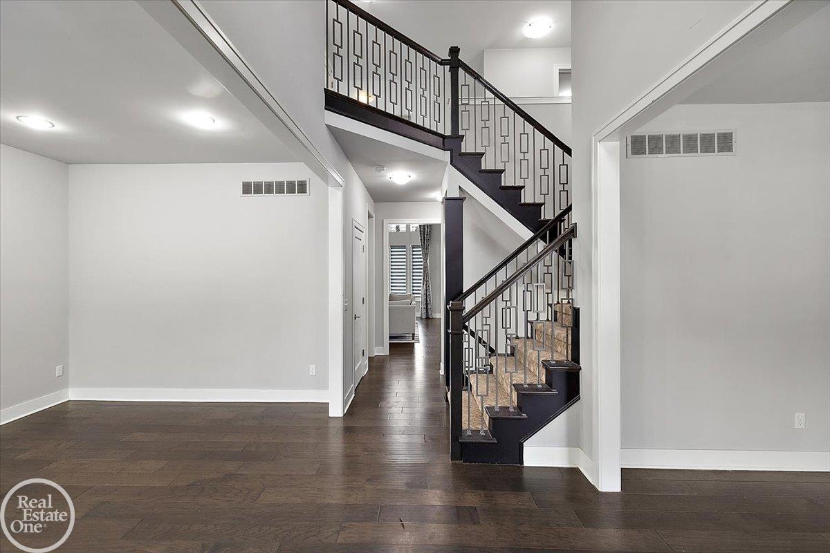 4919 Park Manor Drive Unit 7 Unit: Unit #7