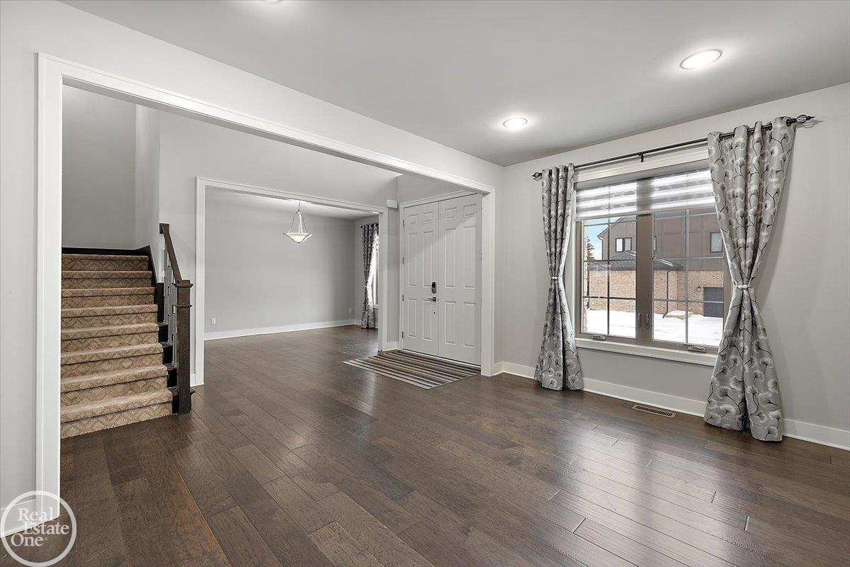 4919 Park Manor Drive Unit 7 Unit: Unit #7