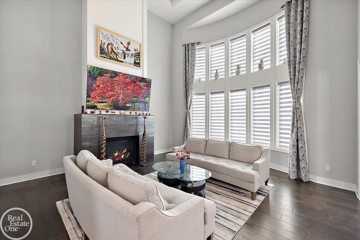 4919 Park Manor Drive Unit 7 Unit: Unit #7