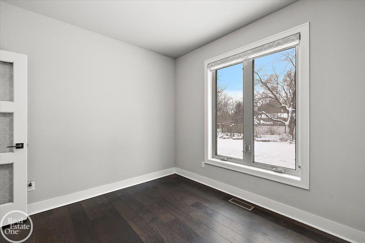 4919 Park Manor Drive Unit 7 Unit: Unit #7