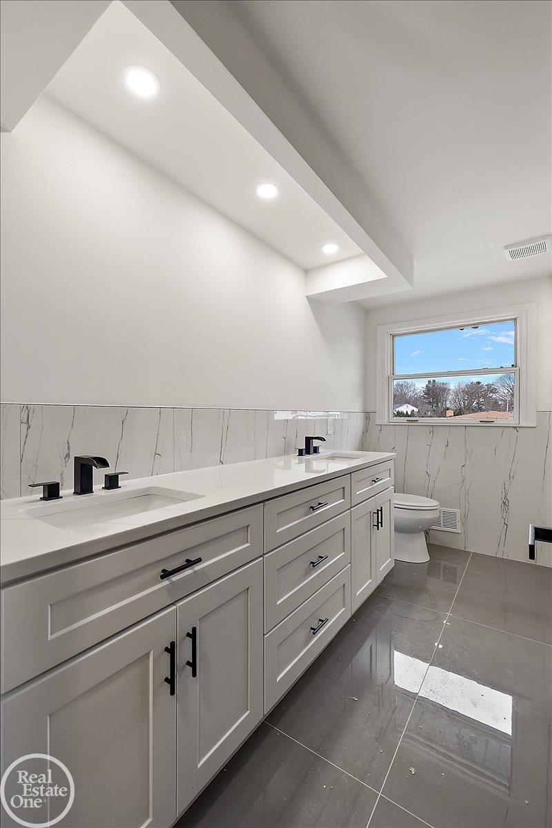 5594 Woodmire Drive