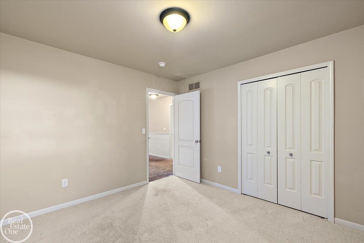 15833 Kingsway Drive