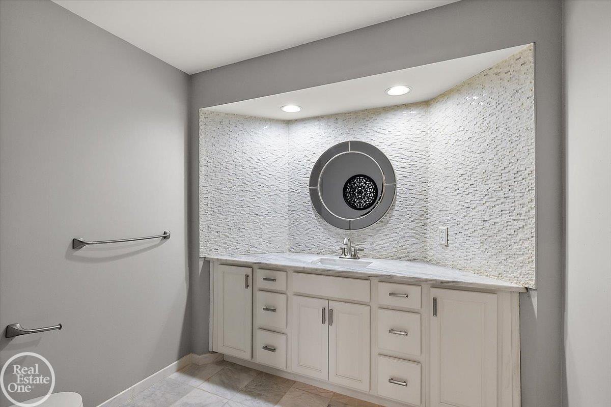 54168 Overbrook Court