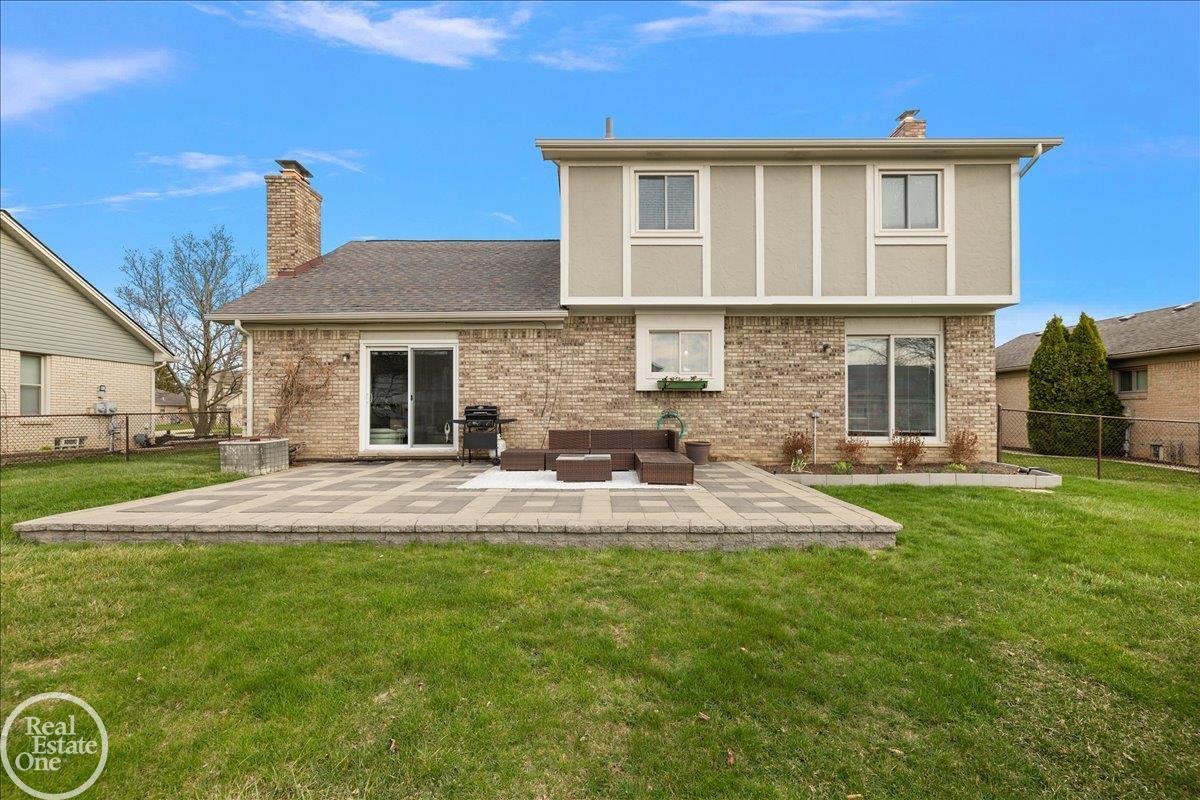 17858 White Plains Drive