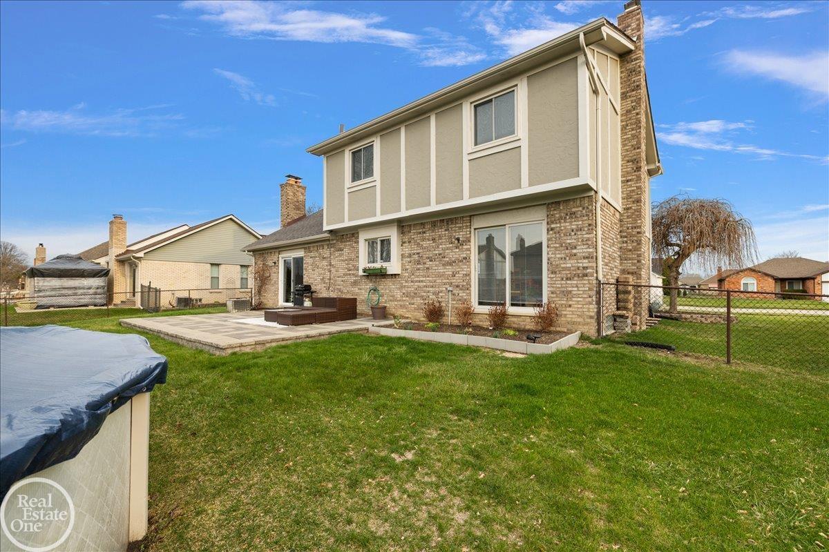 17858 White Plains Drive