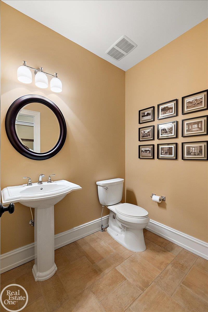 170 Fern Drive Unit 11 Unit: Unit #11