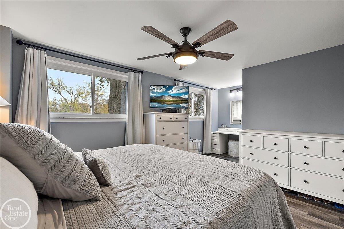 39684 Shoreline Drive