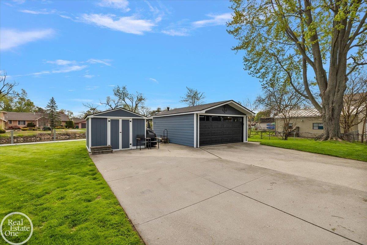 39684 Shoreline Drive