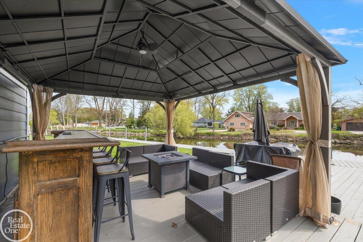 39684 Shoreline Drive