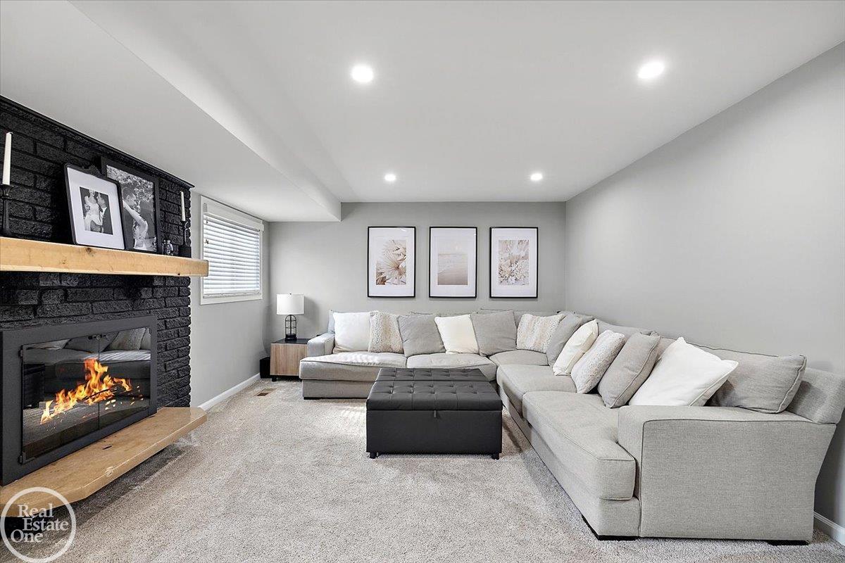 39684 Shoreline Drive