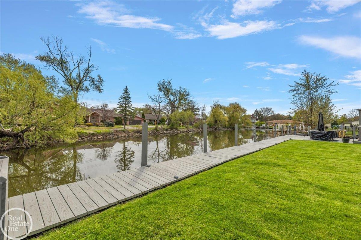 39684 Shoreline Drive