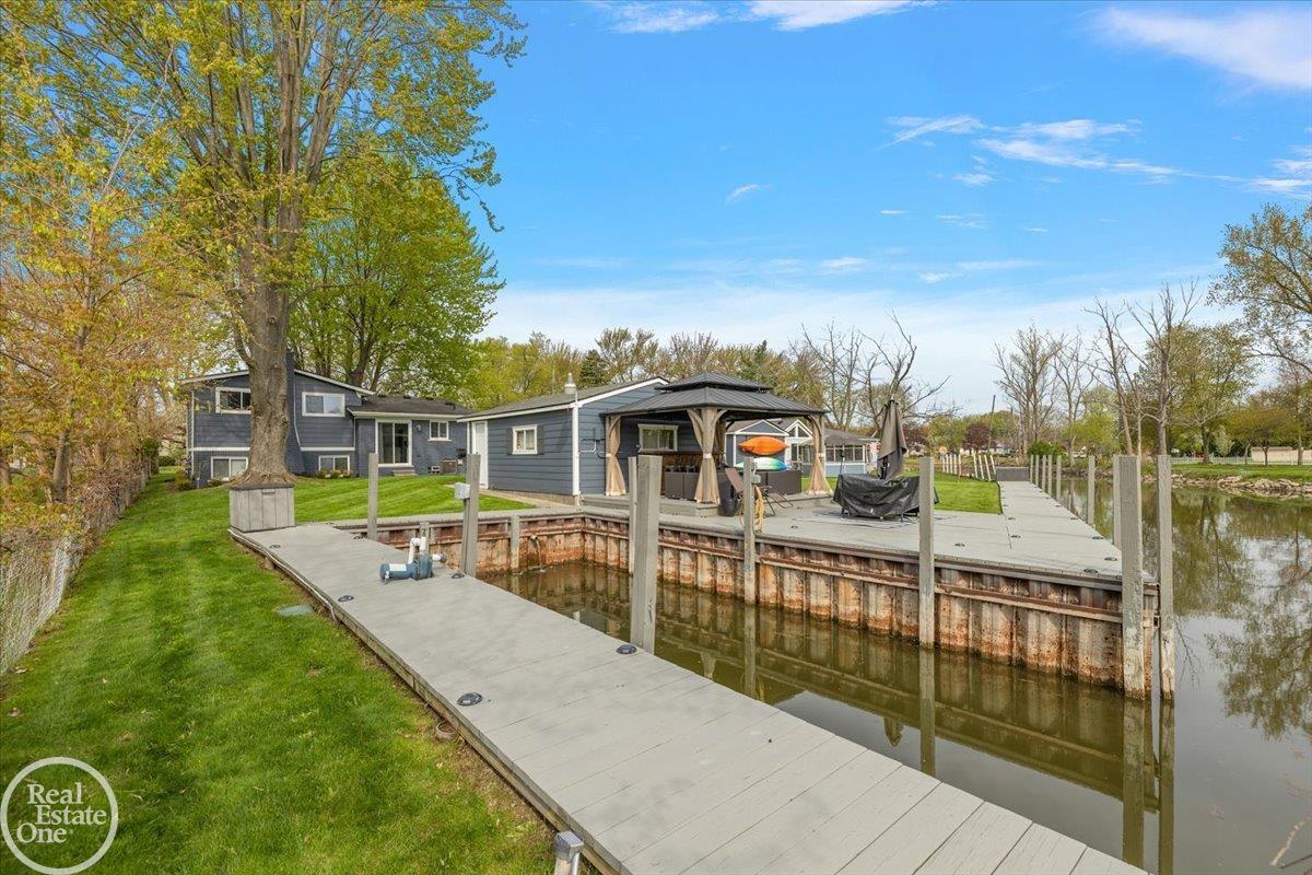 39684 Shoreline Drive