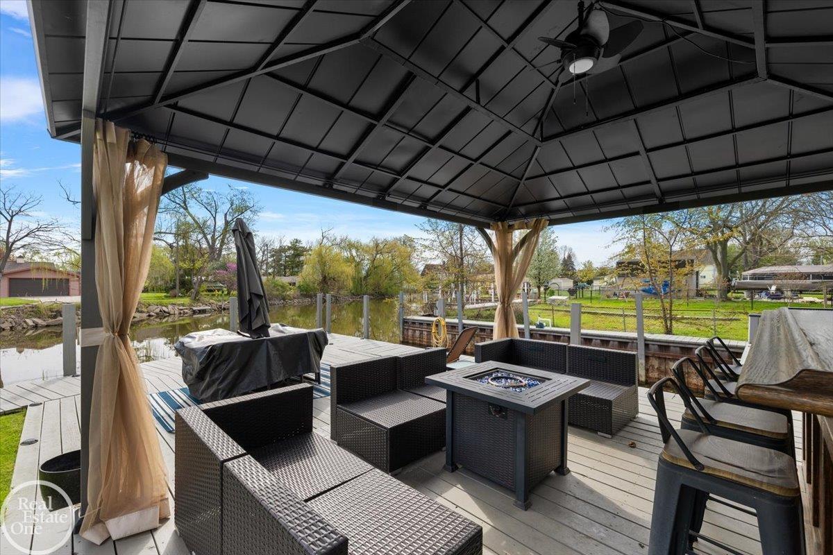 39684 Shoreline Drive