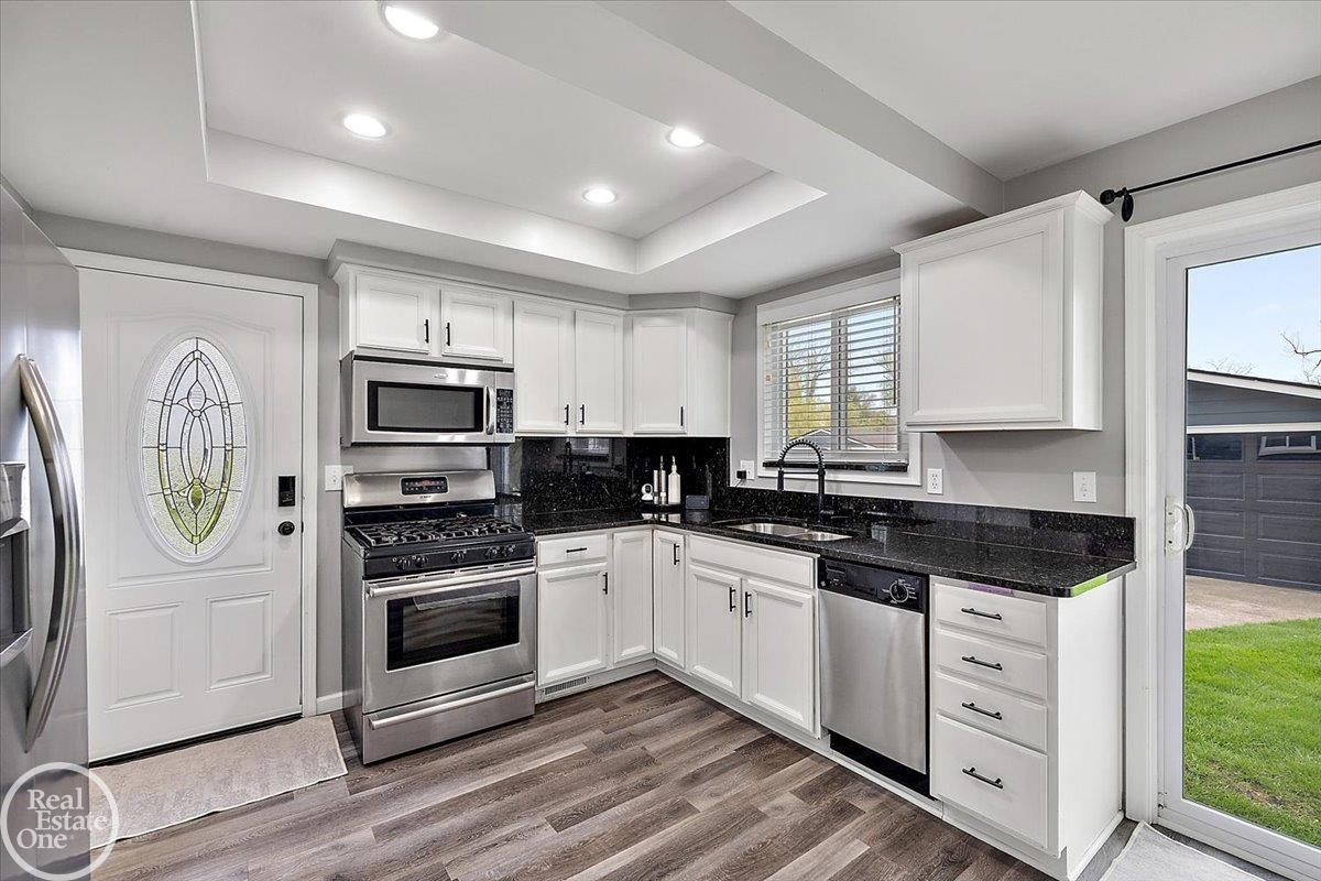 39684 Shoreline Drive