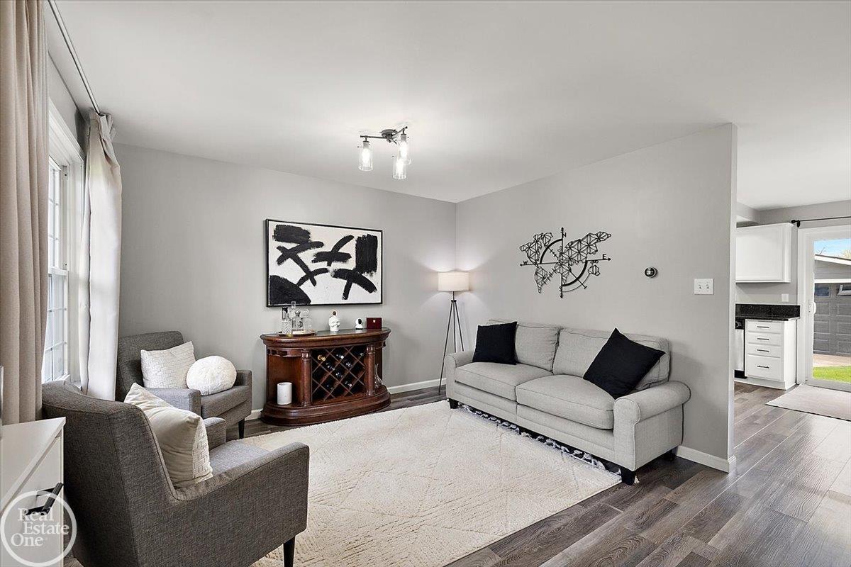 39684 Shoreline Drive