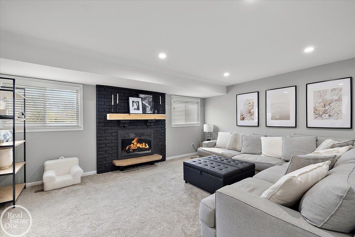 39684 Shoreline Drive