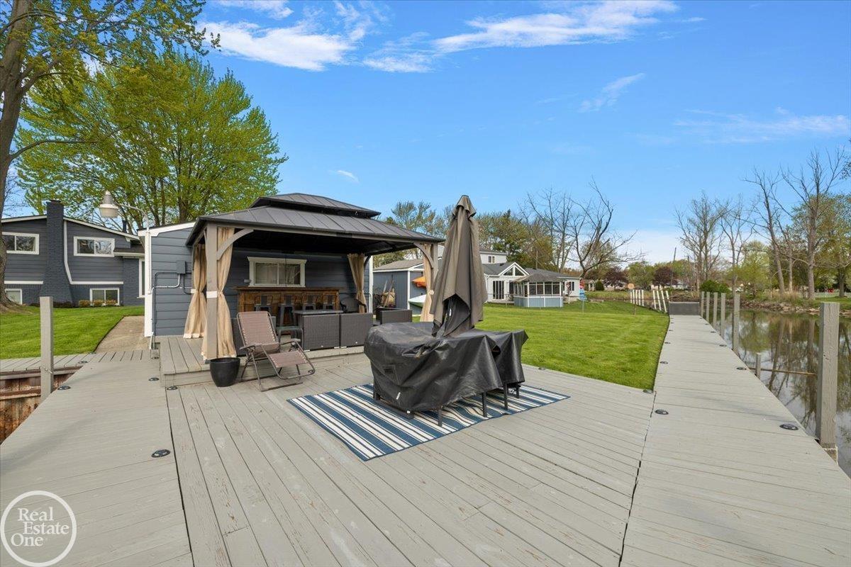39684 Shoreline Drive