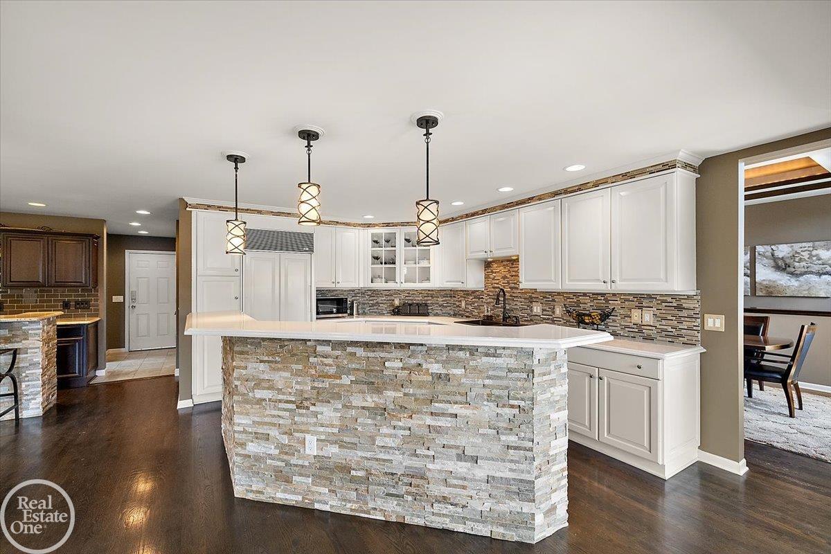 49572 Compass Point Drive