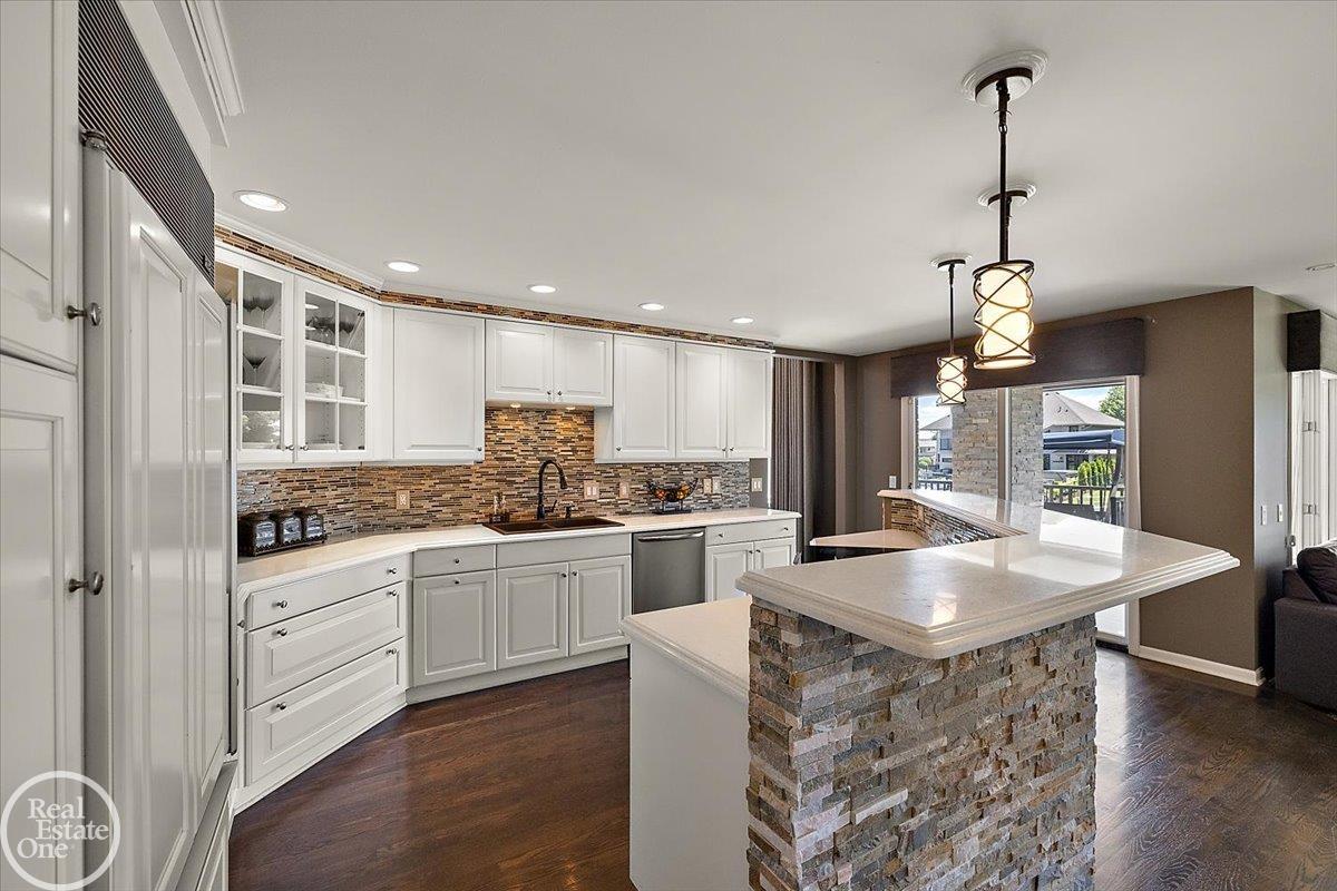 49572 Compass Point Drive