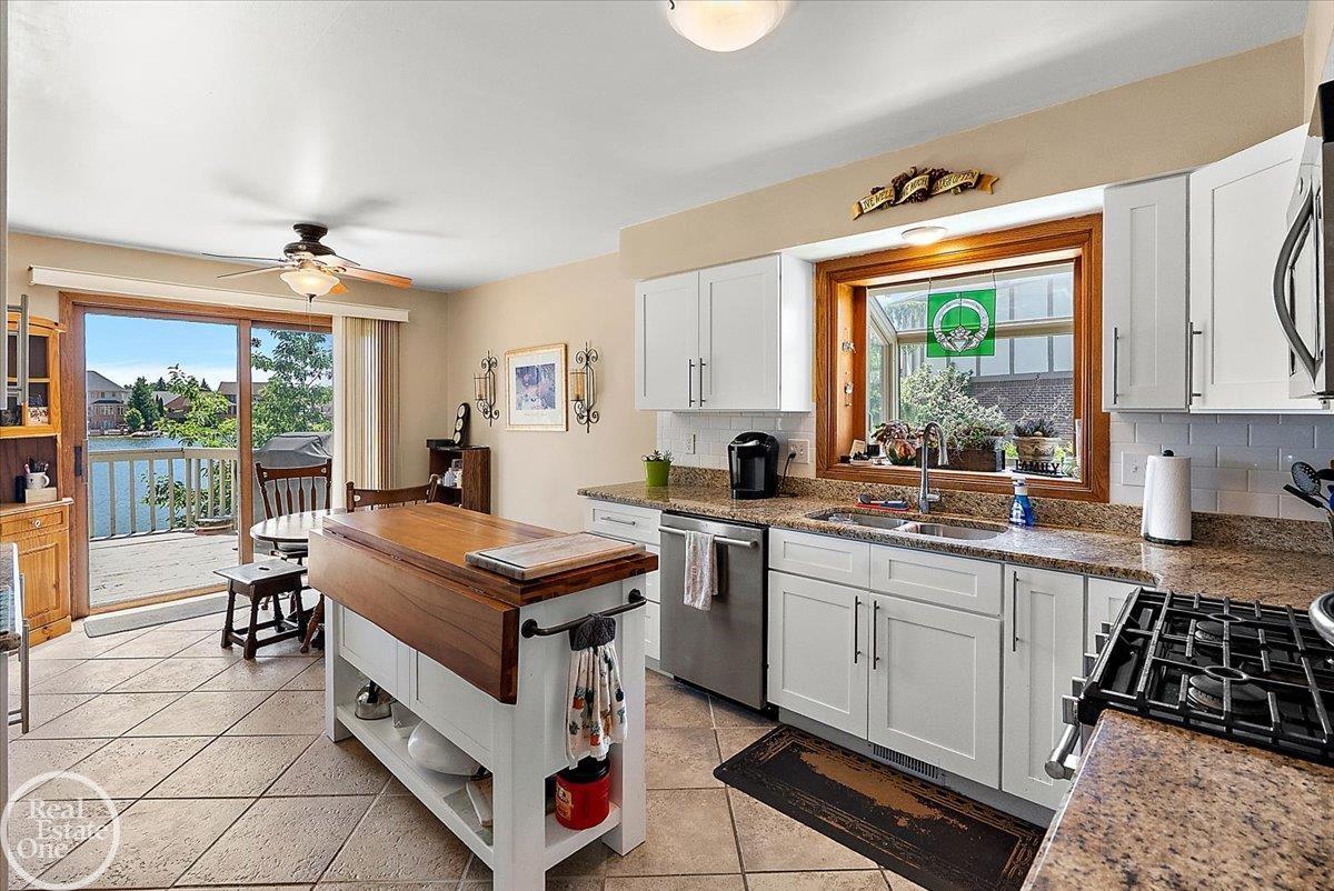 3286 Sandy Pt. Drive