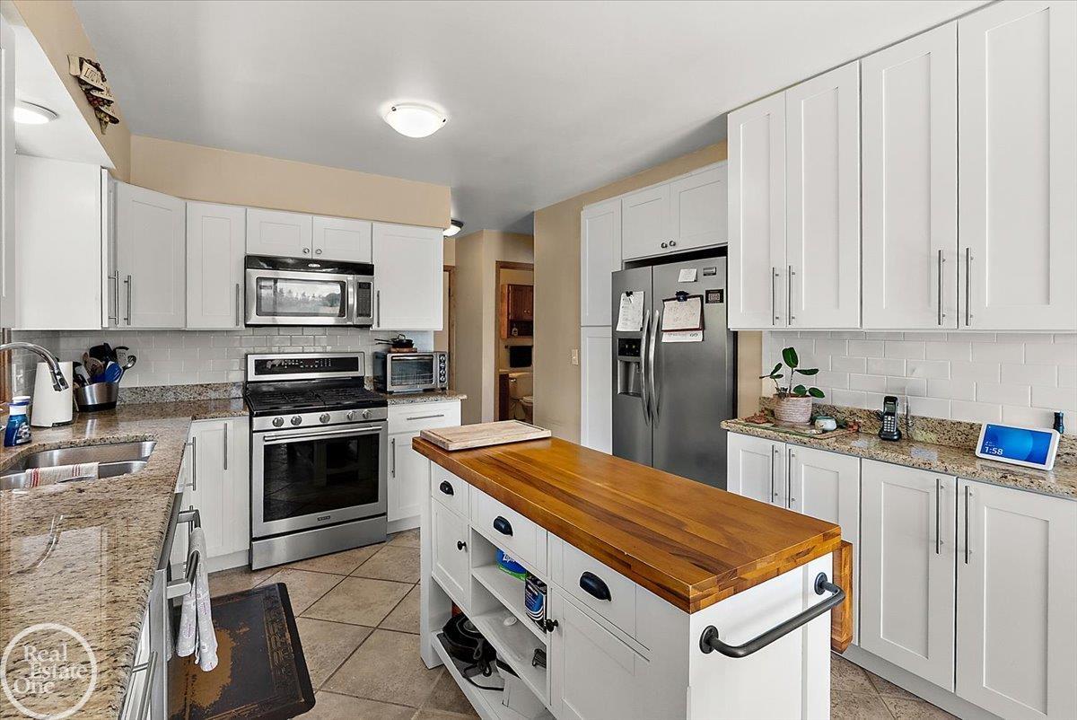 3286 Sandy Pt. Drive