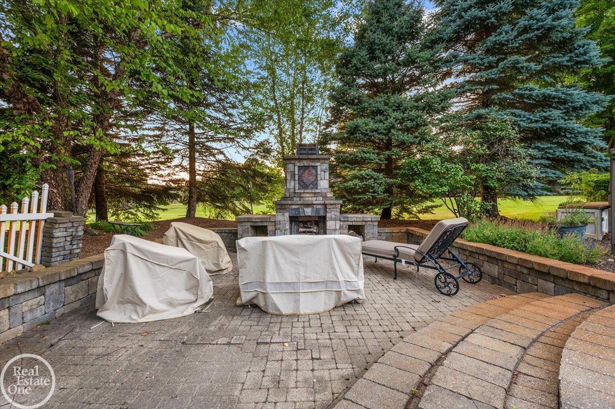 8849 Heatherwood Court