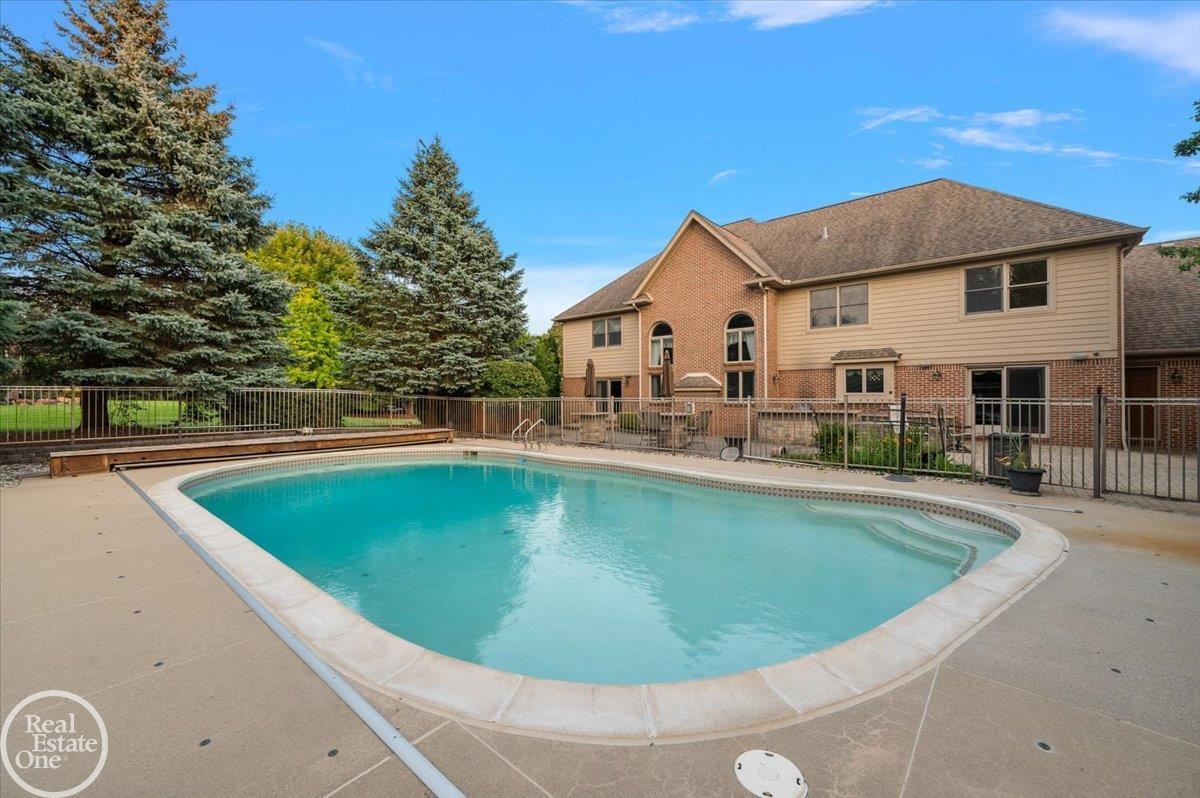 8849 Heatherwood Court