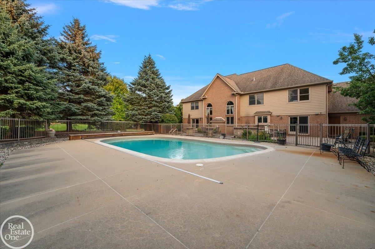 8849 Heatherwood Court