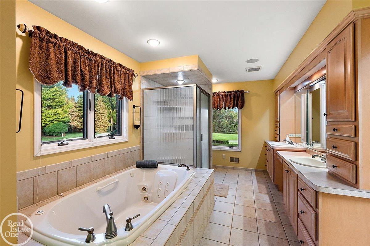 8849 Heatherwood Court