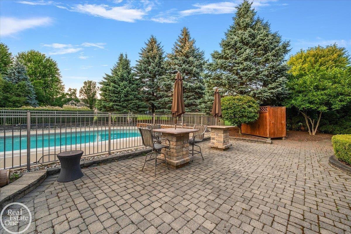 8849 Heatherwood Court