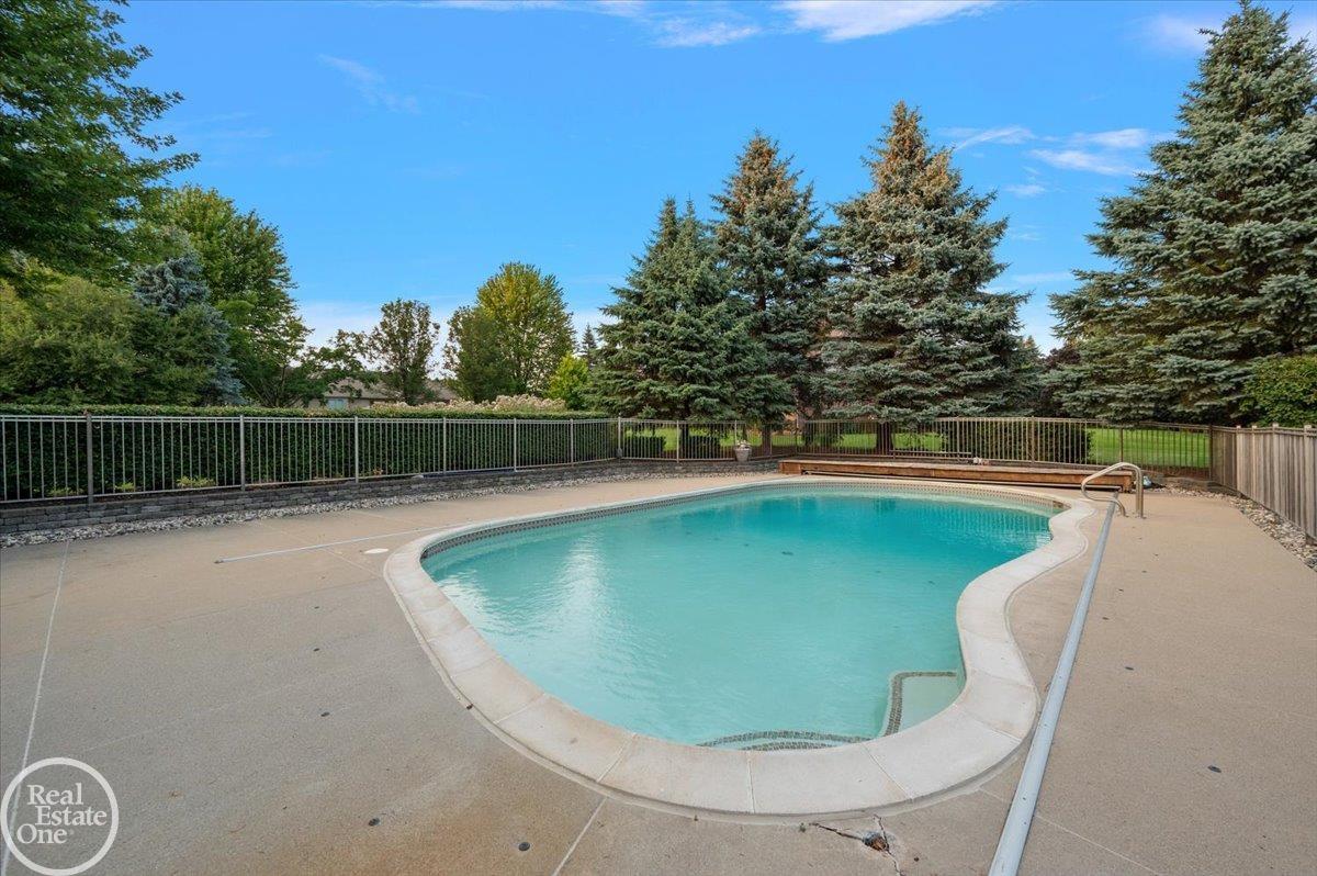 8849 Heatherwood Court