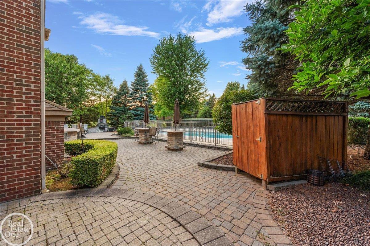 8849 Heatherwood Court