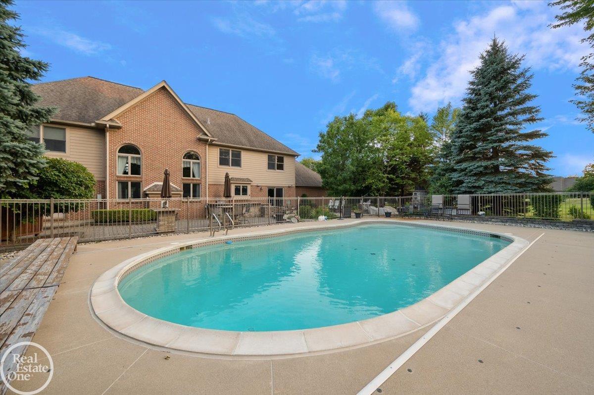 8849 Heatherwood Court
