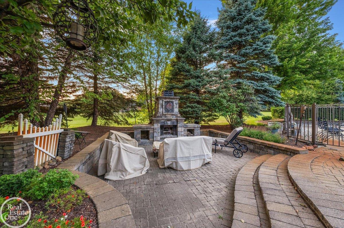8849 Heatherwood Court