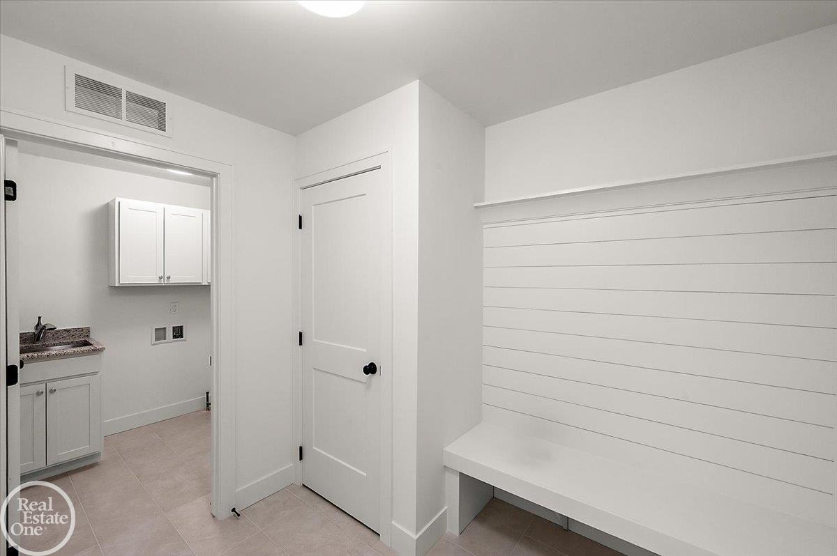 5804 Greenview Street Unit 4 Unit: Unit #4