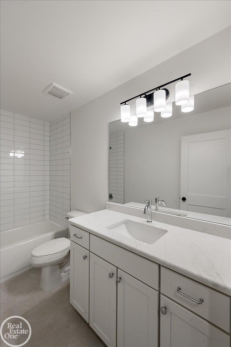 5804 Greenview Street Unit 4 Unit: Unit #4
