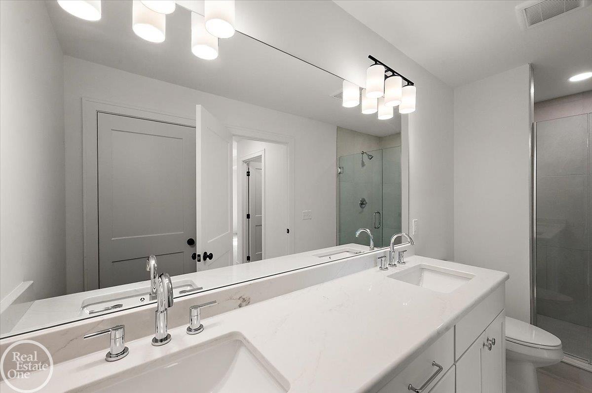 5804 Greenview Street Unit 4 Unit: Unit #4