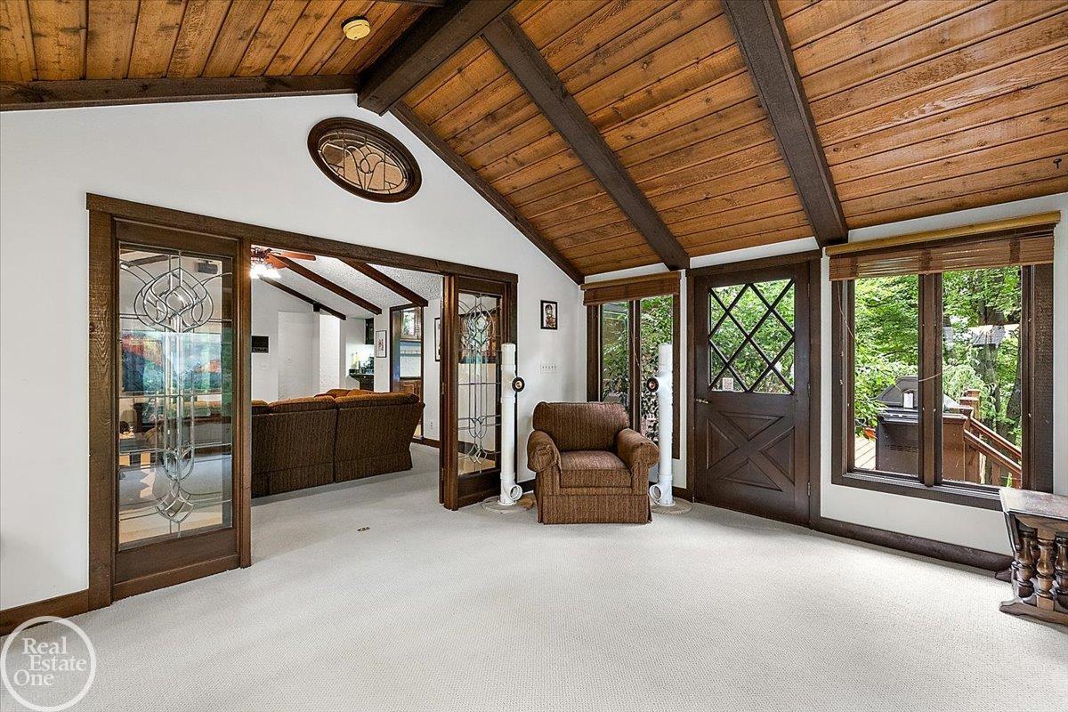 523 Ridgewood Road