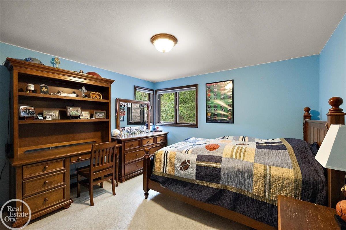 523 Ridgewood Road