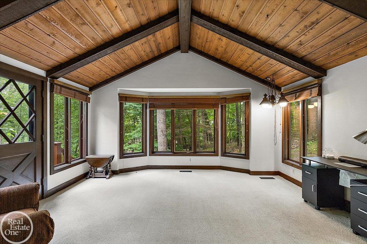 523 Ridgewood Road