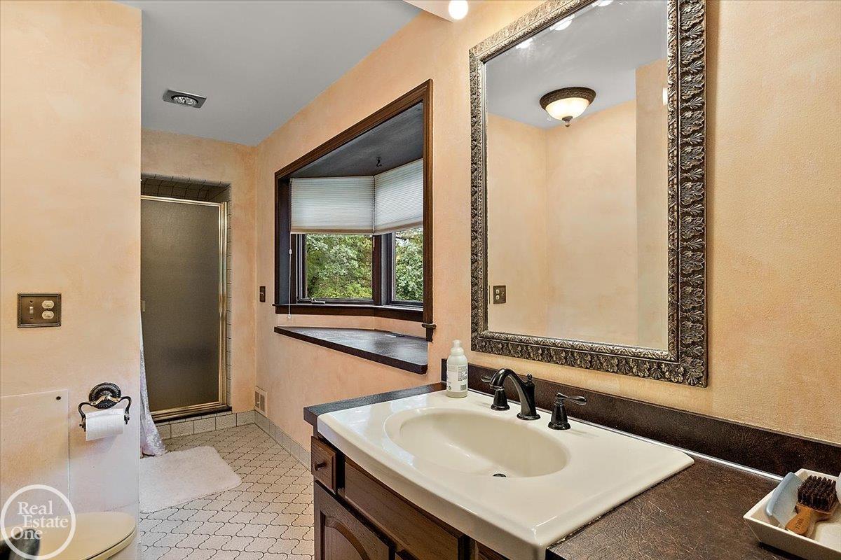 523 Ridgewood Road