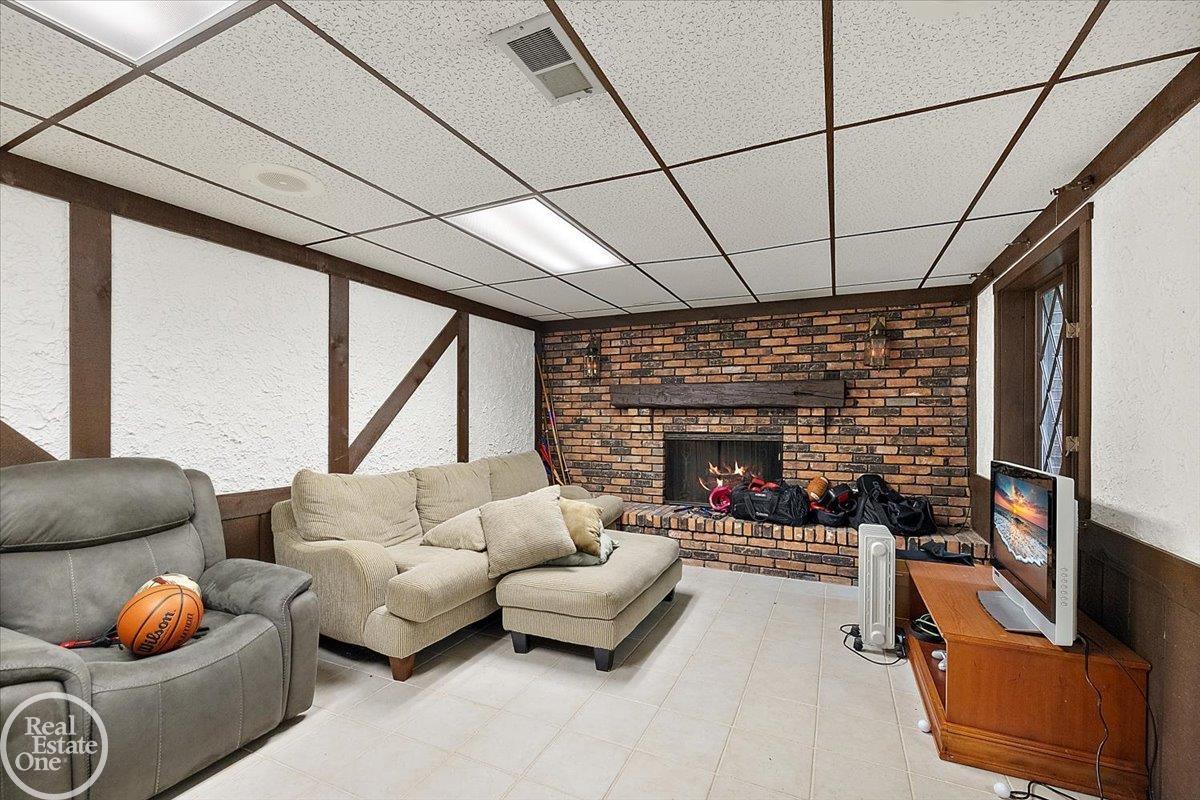 523 Ridgewood Road