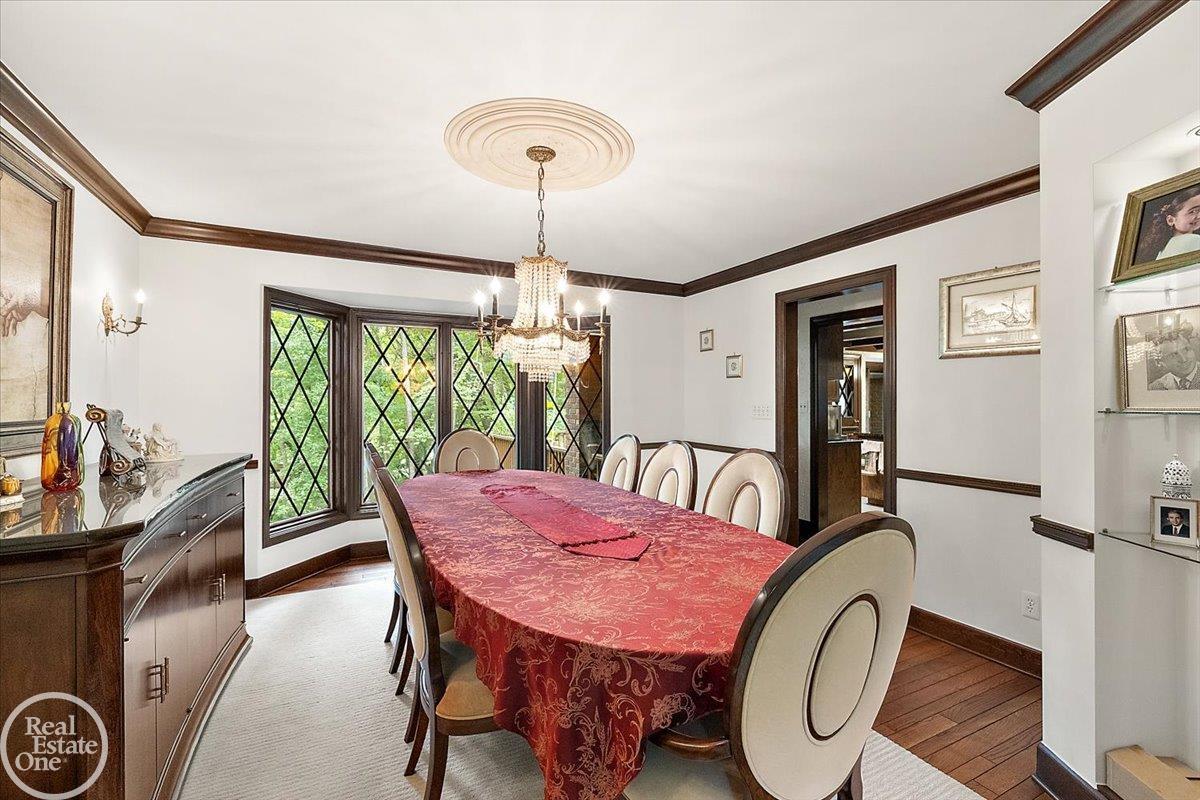 523 Ridgewood Road