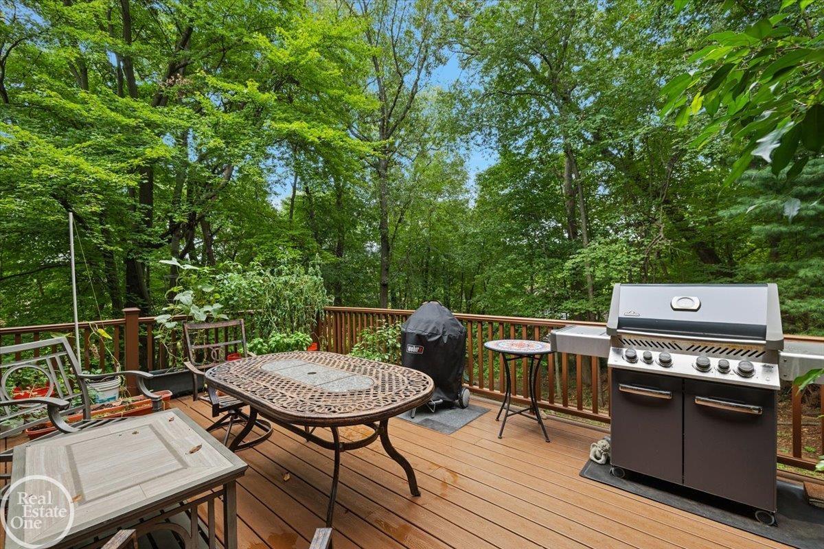 523 Ridgewood Road